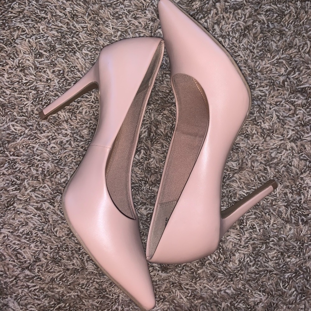 Christian Siriano Nude Pumps